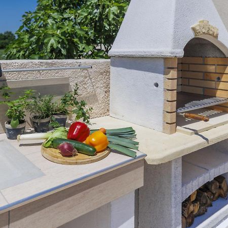 Holiday Home Villa Dora By Interhome Pula Exterior photo